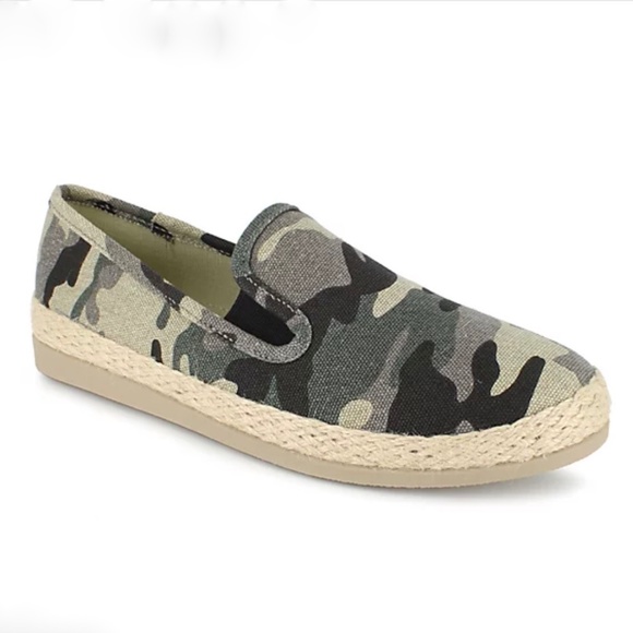 NEW Espirit Slip On Espadrille in Camo - Picture 1 of 6